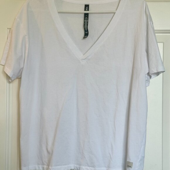 🤍 Vuori Sutton V-Neck Tee Women's — White - Large - Picture 6 of 13